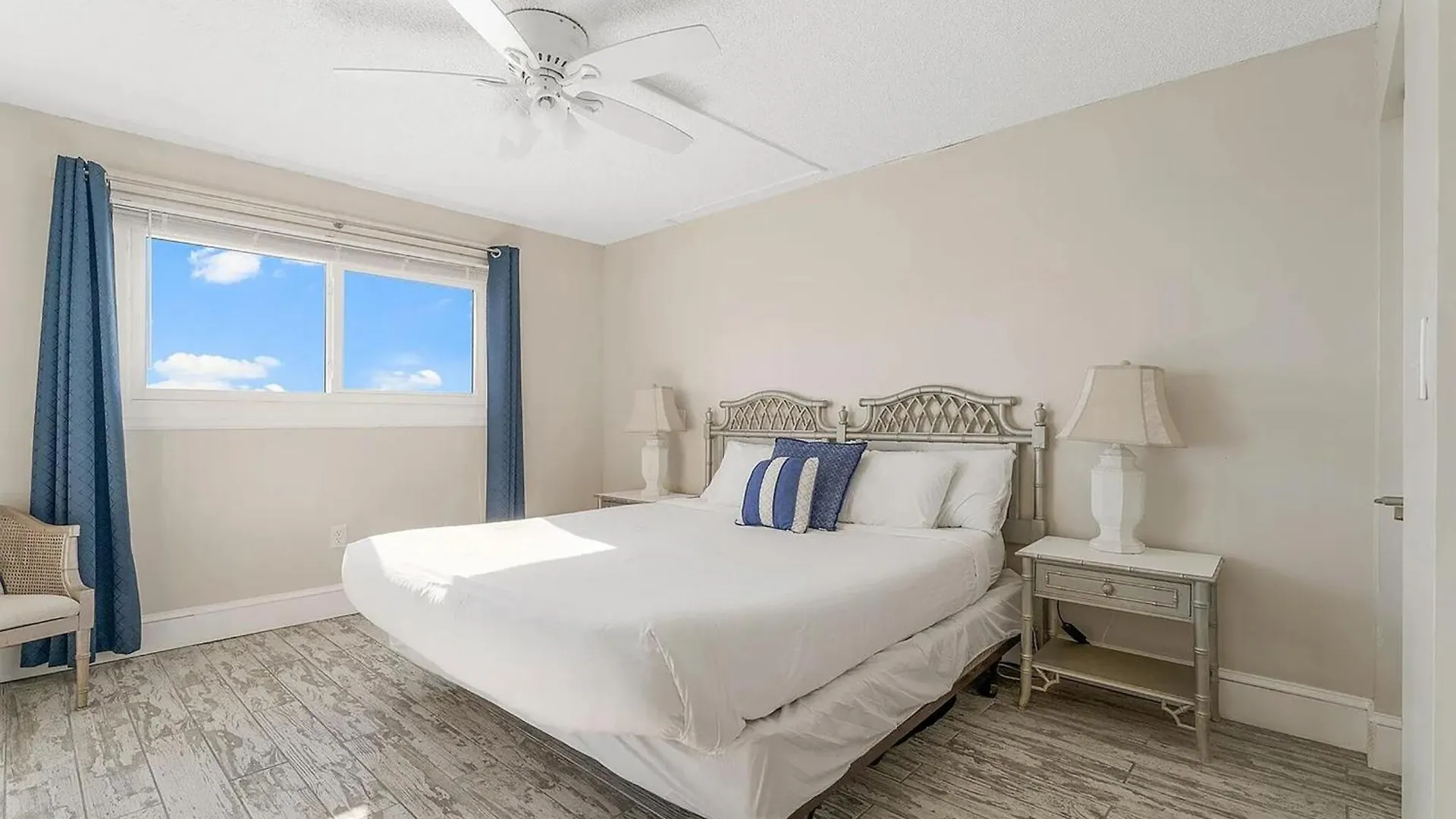 Apartment Regency Towers 1212 By Emerald Coast Retreats Panama City Beach