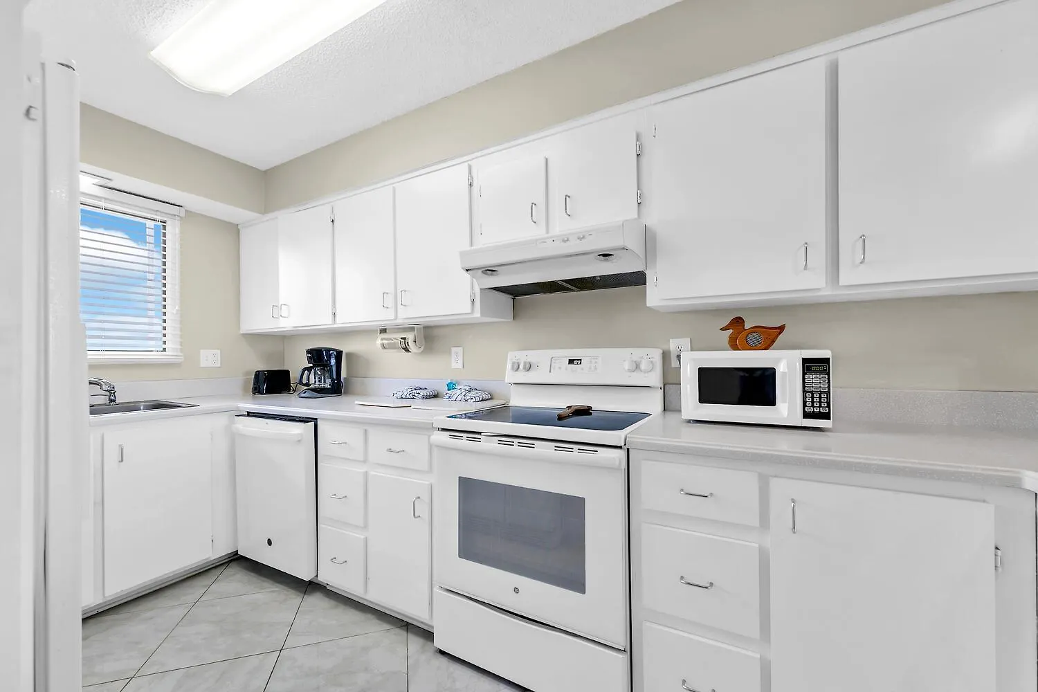 Apartment Regency Towers 1212 By Emerald Coast Retreats Panama City Beach