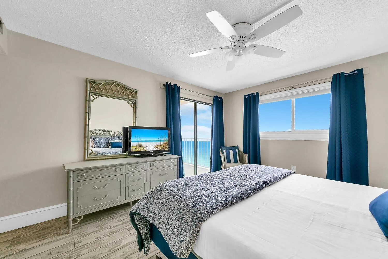 Apartment Regency Towers 1212 By Emerald Coast Retreats Panama City Beach